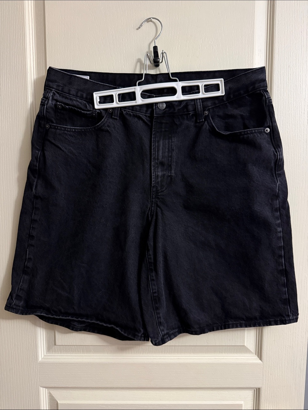 GAP Black Women's Jean Shorts - Picture 3 of 7